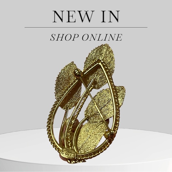 Elegant Gold Brooch Set with Pearls - Picture 12 of 14